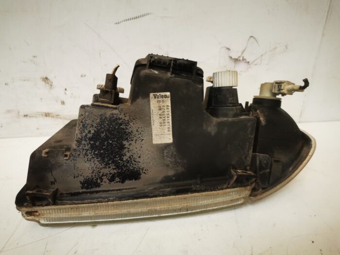 Faro delantero derecho Seat Ibiza II 6K Córdoba con intermitente y portalámparas