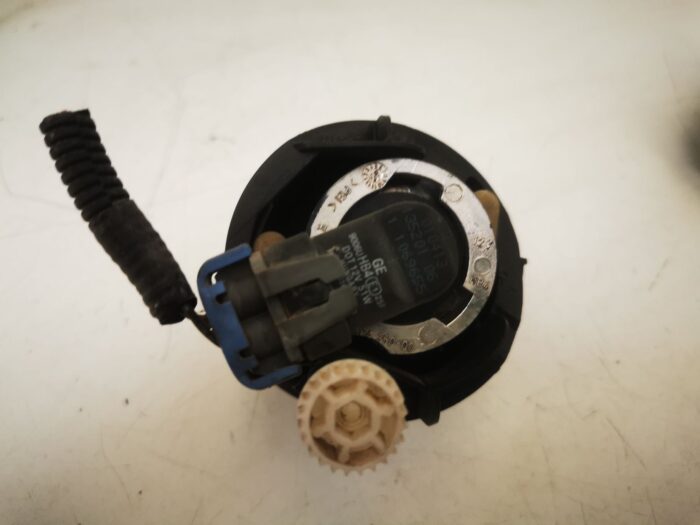 Faro antiniebla delantero derecho Nissan Almera Tino con portalámparas