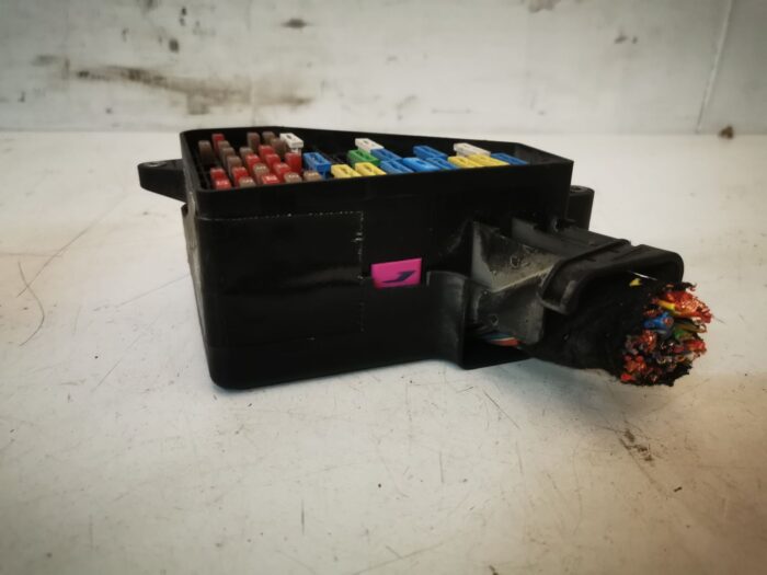Caja fusibles Seat Ibiza III 6L