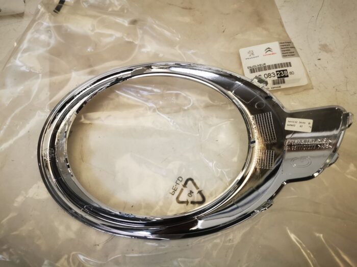 moldura embellecedor faro antiniebla delantero izquierdo Citroën Berlingo Peugeot Partner 2008