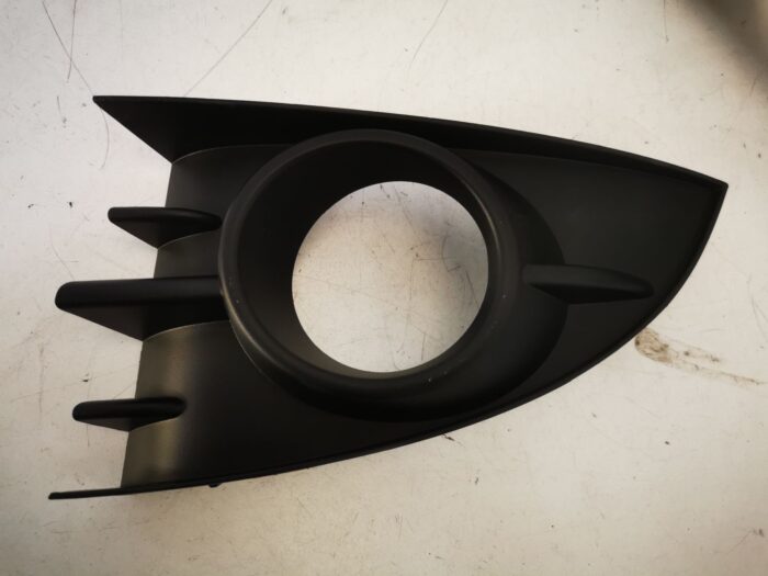 Moldura embellecedor faro antiniebla delantero izquierdo Renault Scenic III