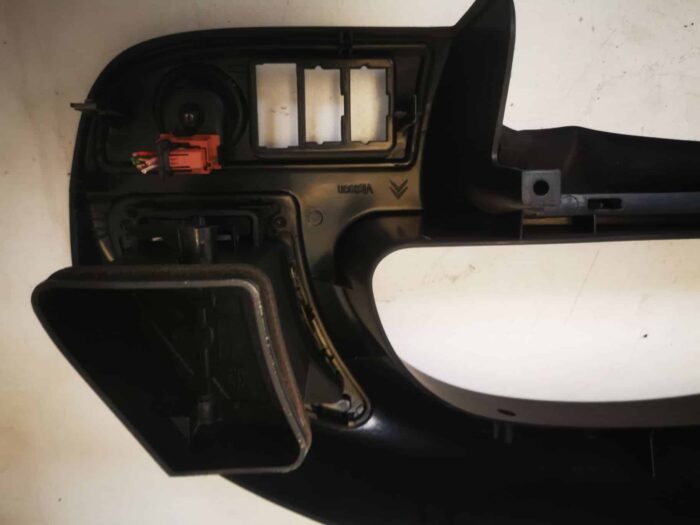Consola central guarnecido Citroën Xsara N1 con regulador de espejos y aireador izquierdo