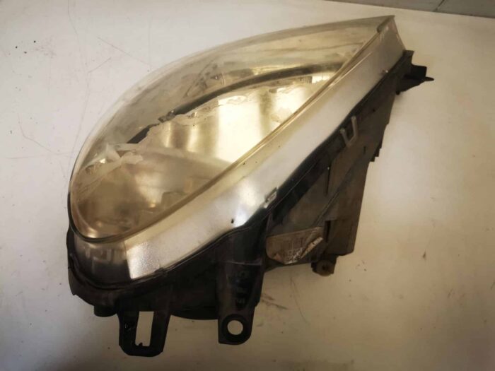 Faro delantero izquierdo con portalámparas Citroën Xsara N1