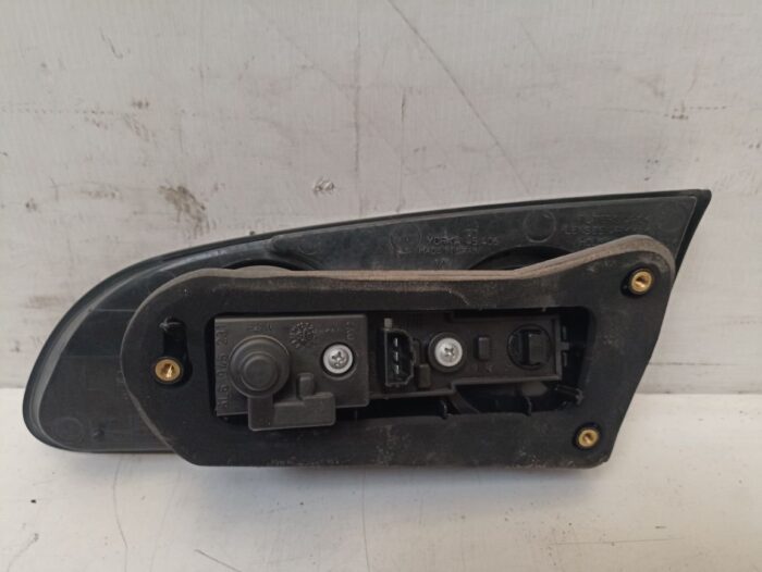 Piloto trasero izquierdo portón maletero Seat Ibiza III 6L con portalámparas