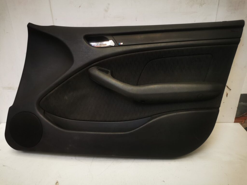 Panel puerta delantera derecha BMW serie 3 E46 sin altavoz