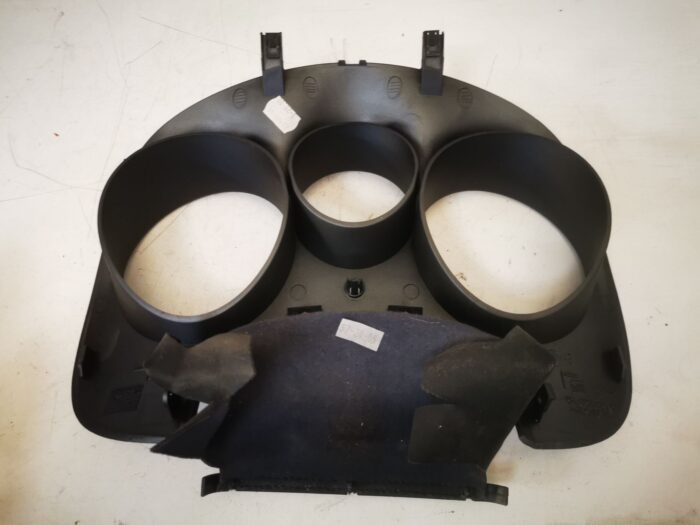 Moldura embellecedor cuenta km Seat Altea 5P