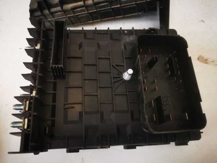 Caja relés y fusibles Seat Altea 5P Audi VW varios modelos