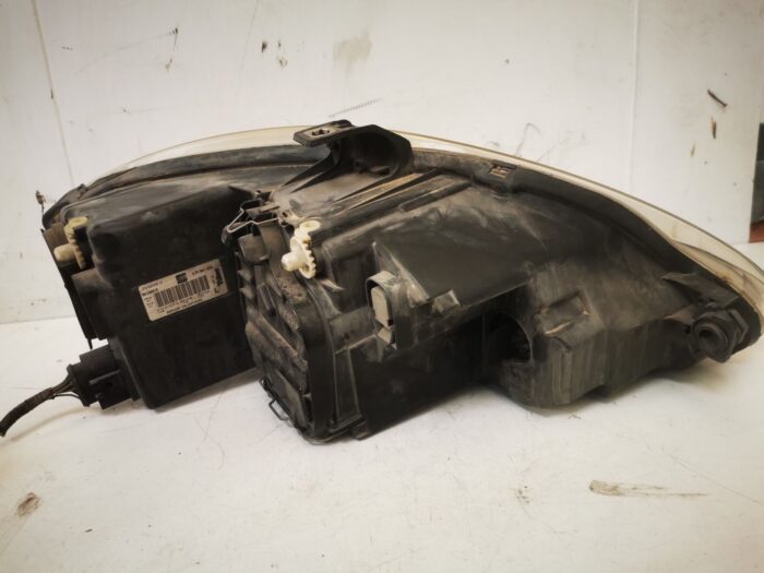 Faro delantero izquierdo Seat Altea 5P con portalámparas 2005