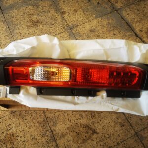 Piloto trasero izquierdo Renault Traffic Opel Vivaro Nissan Primastar