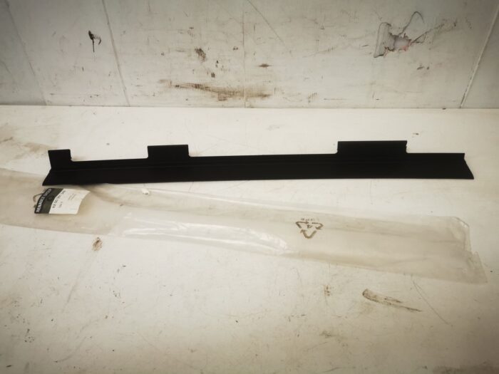 Spoiler cortavientos paragolpes delantero Renault Kangoo I