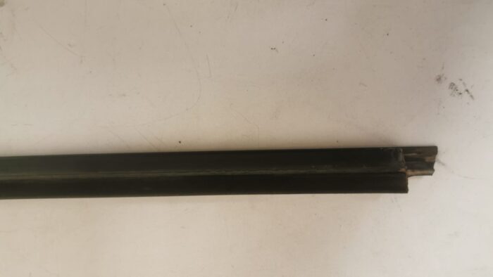 Junta hueco ventanilla delantera derecha negro 3 puertas Volkswagen Golf IV