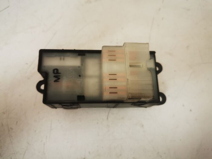 Mando elevalunas eléctricos delantero izquierdo Nissan Almera II N16 2001 con botones de cierre y anulación apertura ventanas
