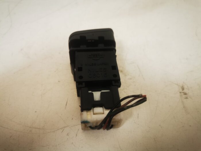 Botón emergencia Nissan Almera II N16 2001