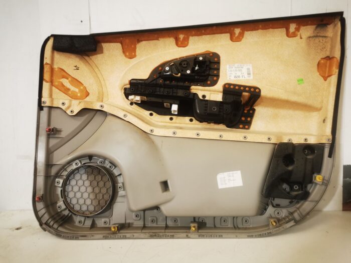 Panel puerta delantera izquierda completo kia Ceed 2007