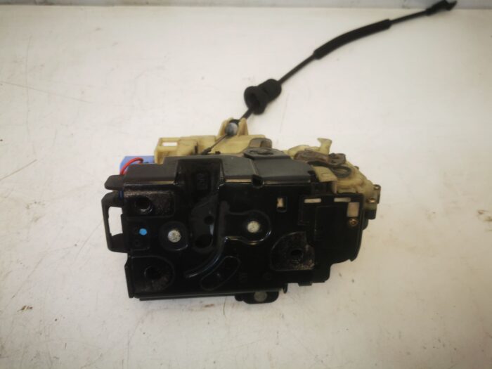 Cerradura delantera derecha Seat Ibiza III 6L