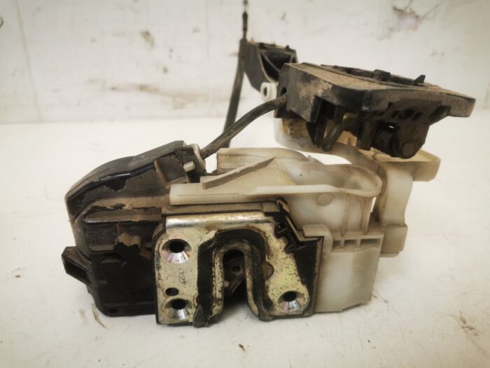 Cerradura delantera izquierda Kia Ceed 2007