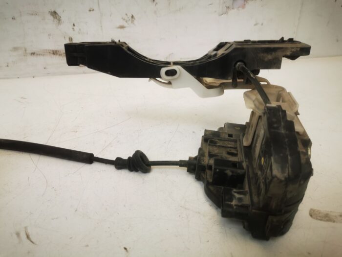 Cerradura delantera izquierda Kia Ceed 2007