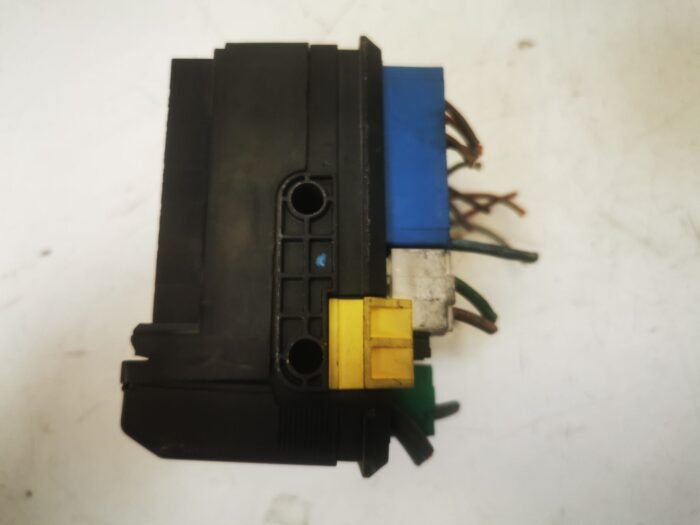 Caja relés y fusibles Peugeot 106 1997