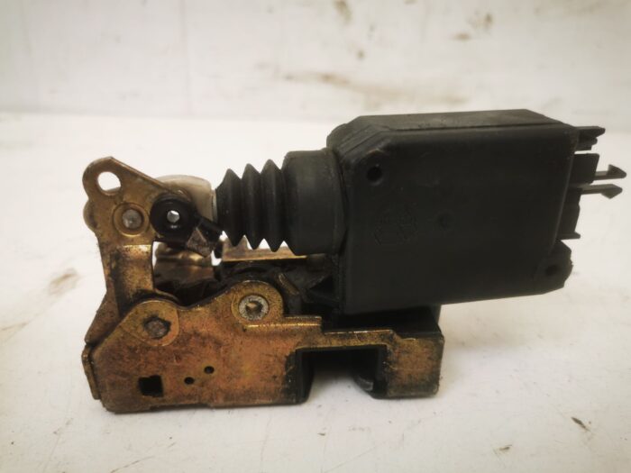 Cerradura delantera izquierda Peugeot 106 1997