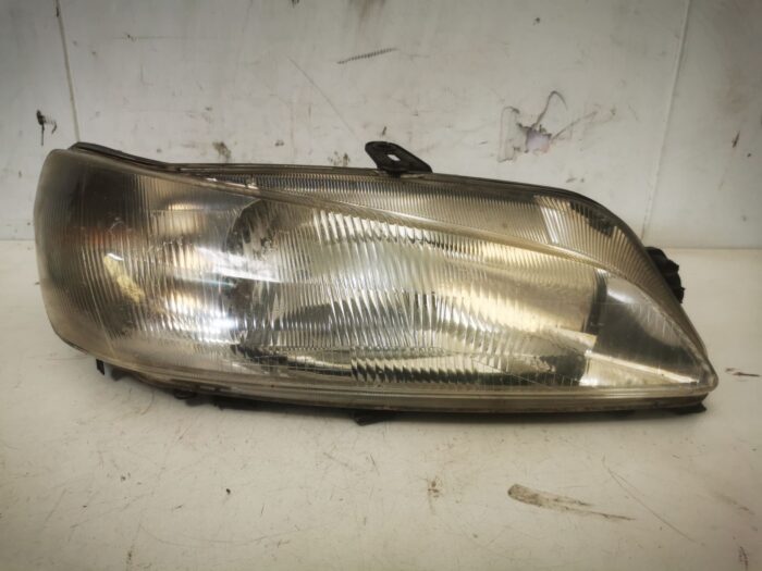 Faro delantero derecho Peugeot 306 1997 con portalámparas