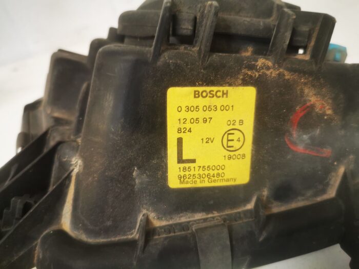 Faro antiniebla delantero izquierdo Peugeot 306 1997 con portalámparas