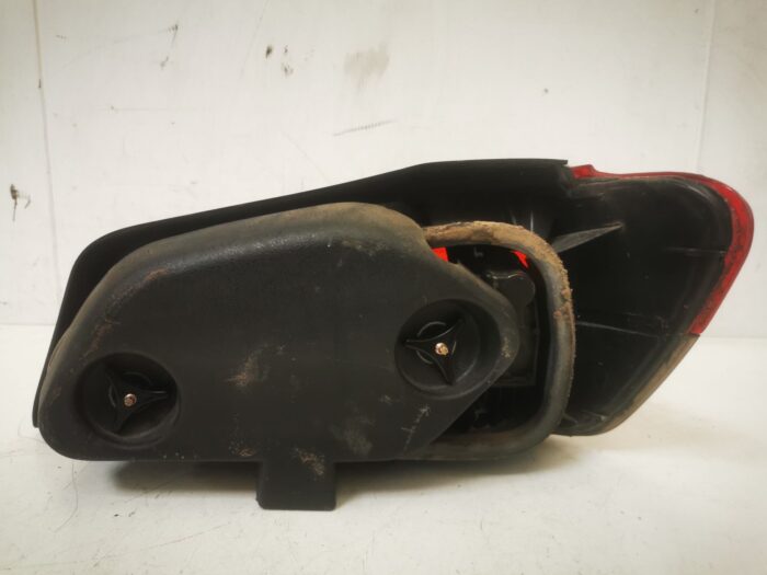 Piloto trasero izquierdo Peugeot 306 1997