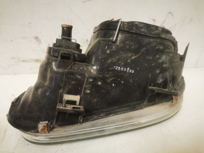 Faro delantero derecho VW Golf IV 1997 con portalámparas