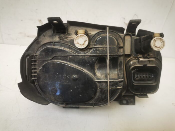 Faro delantero izquierdo Volkswagen Golf IV 1997