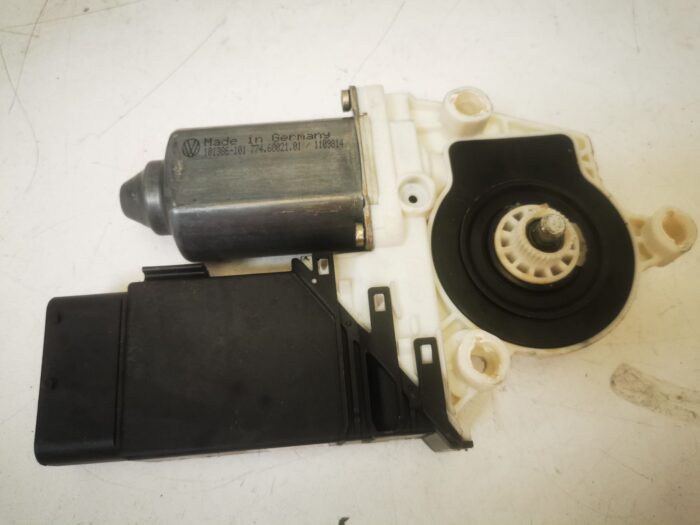 Motor elevalunas delantero derecho VW Golf IV 1998