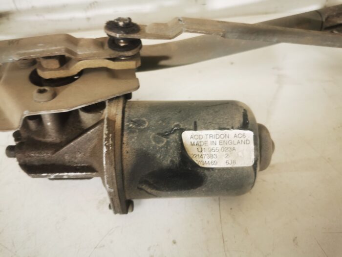 Motor y mecanismo limpiaparabrisas delantero VW Golf IV 1998