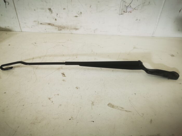 Brazo limpia parabrisas delantero izquierdo Volkswagen Golf IV 1998
