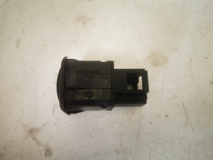 Botón apertura tapa depósito combustible VW Golf IV 1998 Varios modelos