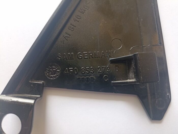 Embellecedor de esquina puerta trasera izq. negro Audi A6 Avant (4F2) 2008