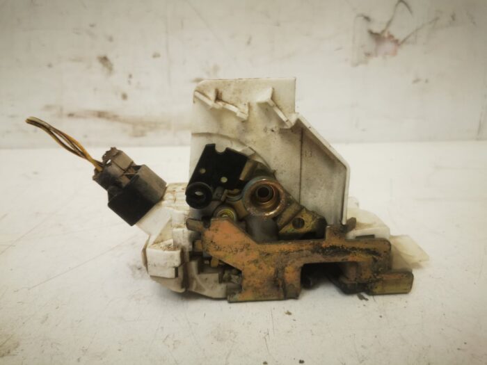 Cerradura puerta trasera derecha Ford Mondeo III 2003