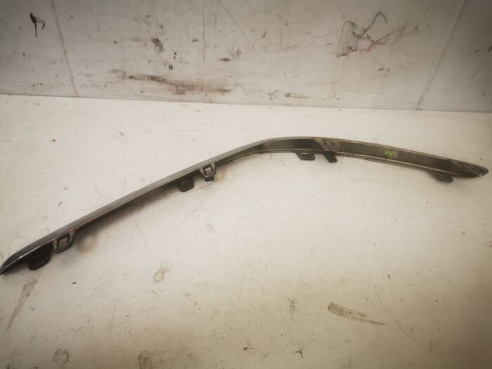 Embellecedor cromado paragolpes delantero lado derecho Rover 45 2003