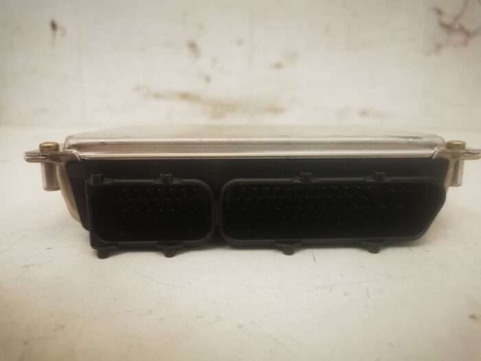 Centralita ECU motor Audi A4 8D