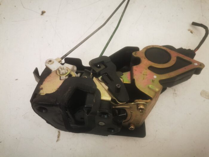 Cerradura Trasera izquierda Hyundai Matrix 2006