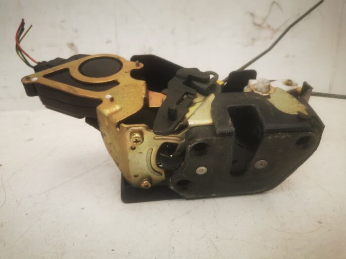 Cerradura trasera derecha Hyundai Matrix 2006