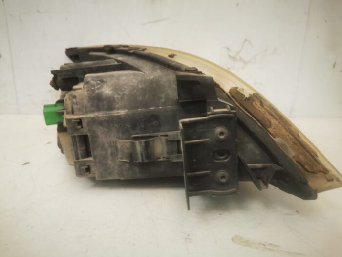 Faro delantero izquierdo Ford Mondeo III 2003