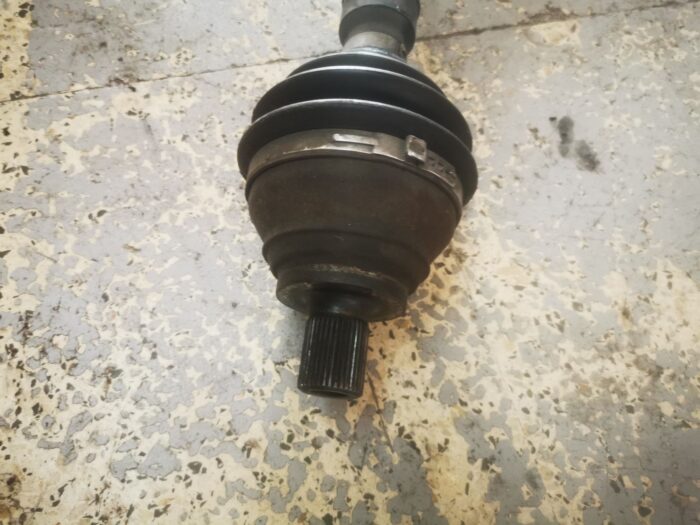 Transmisión delantera derecha Volkswagen Polo IV 9N varios modelos grupo VAG