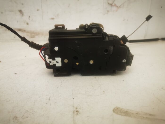 Cerradura trasera izquierda Seat Ibiza III 6L Polo IV 9N