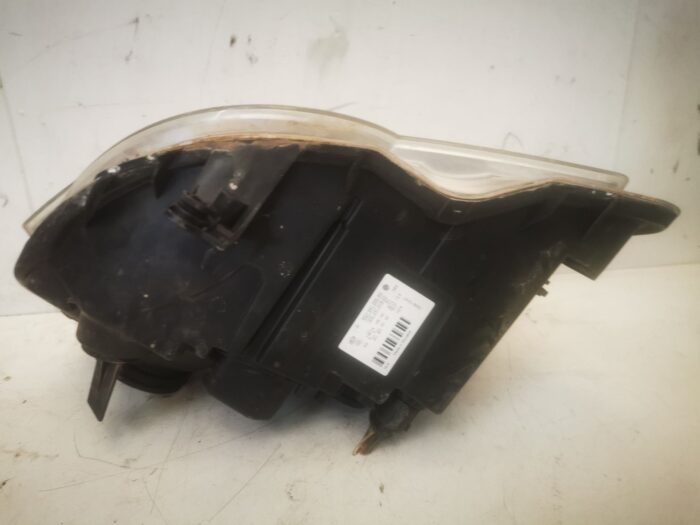 Faro delantero derecho VW Polo IV 9N