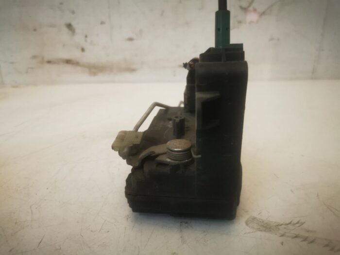 Cerradura delantera derecha Opel Astra H 2008