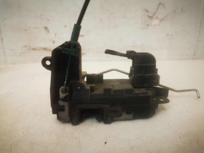Cerradura delantera derecha Opel Astra H 2008