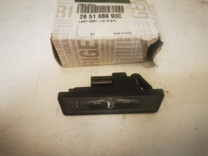 Luz matrícula trasera Renault Traffic II y III varios modelos