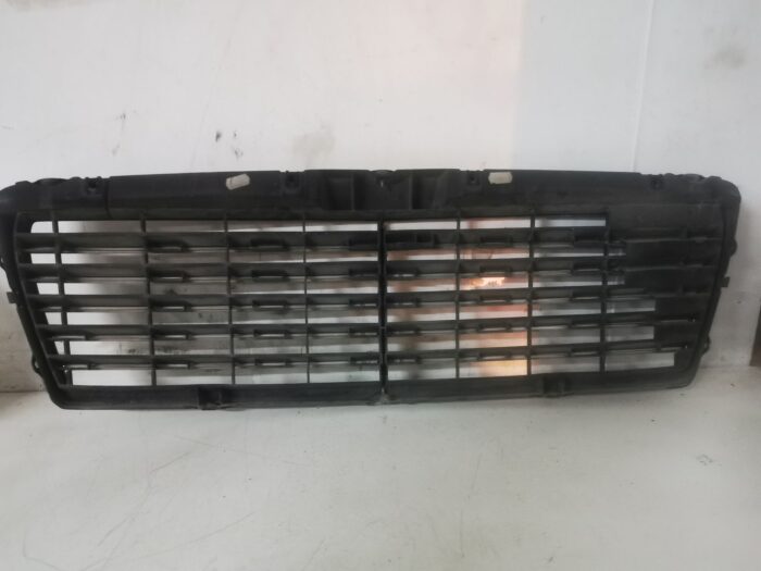 Rejilla delantera Mercedes Benz clase E W210