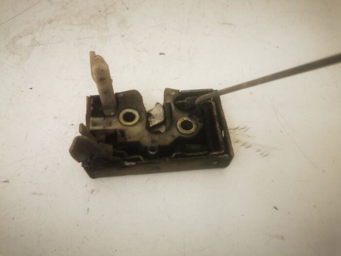 Cerradura delantera derecha VW Passat B2