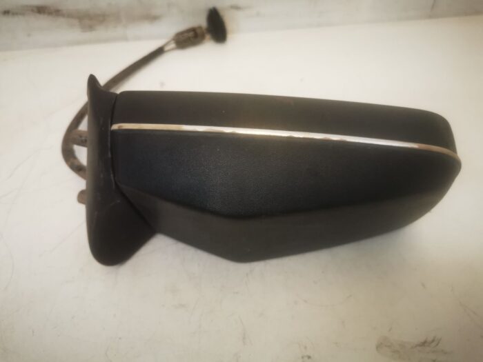 Retrovisor exterior izquierdo manual Volkswagen Passat 32B 1984