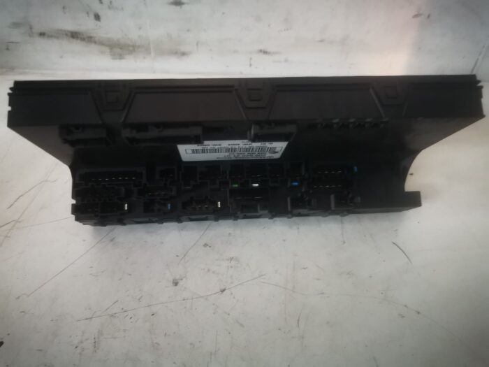 Caja Relés y fusibles Mercedes C320 W203 2005