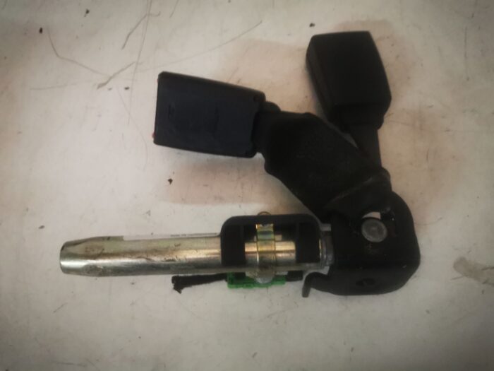 Anclajes cinturones seguridad con pretensor Mercedes C320 W203 2005